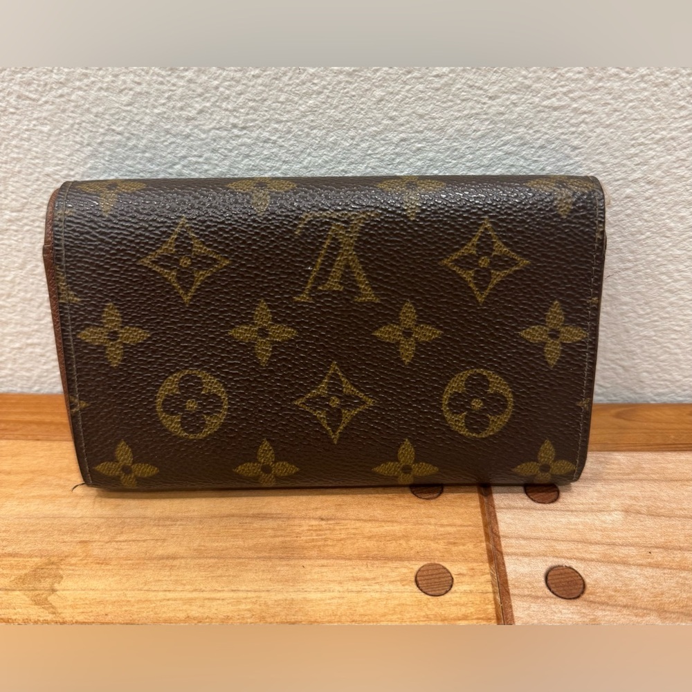 Louis Vuitton Monogram Porte-Monnaie Tresor Wallet - Picture 2 of 8